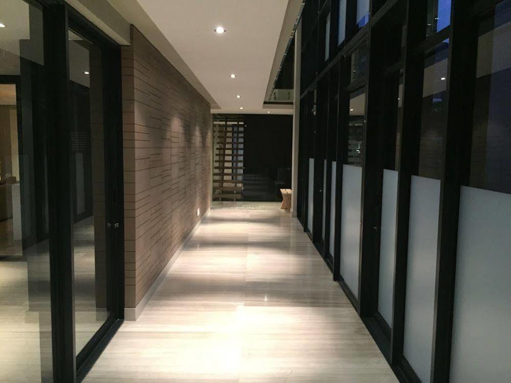 Living Hotel Lion'S Eye Cape Town Bagian luar foto